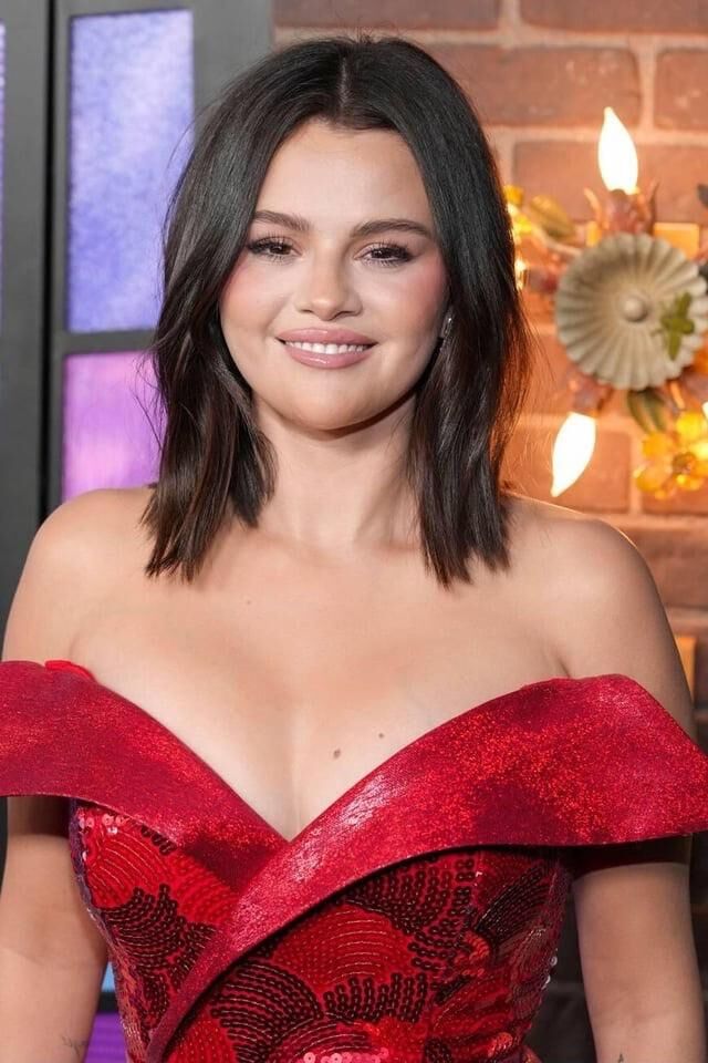 Selena Gomez ataque empilhado