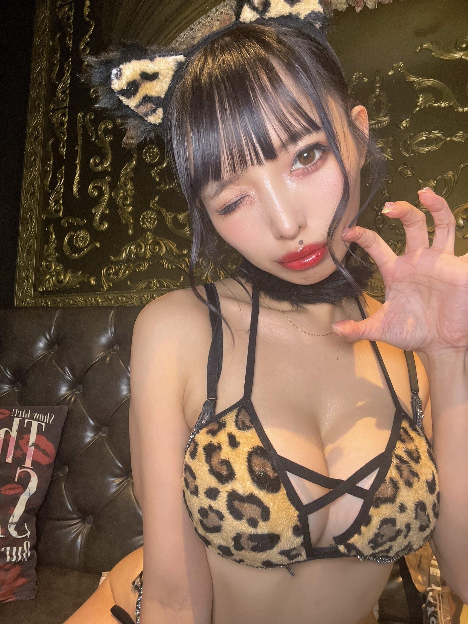 rino bailarina burlesca japonesa