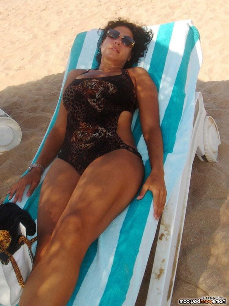 MILF tetona en vacaciones calientes