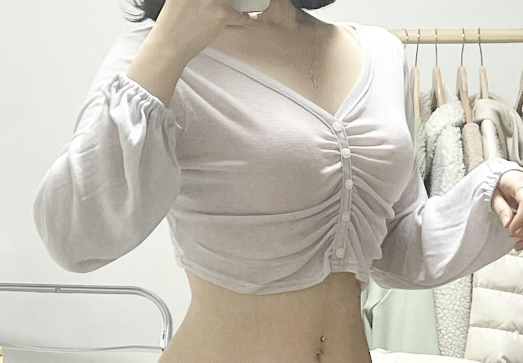 Adolescente coreana de tetas grandes