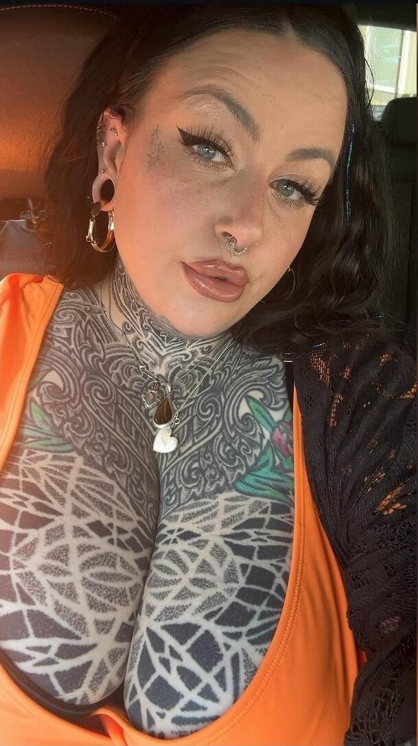 Big Titty Alt Goth Mami