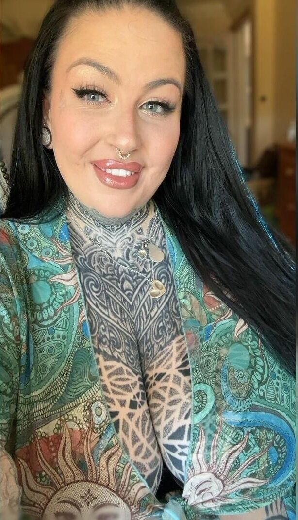 Big Titty Alt Goth Mami