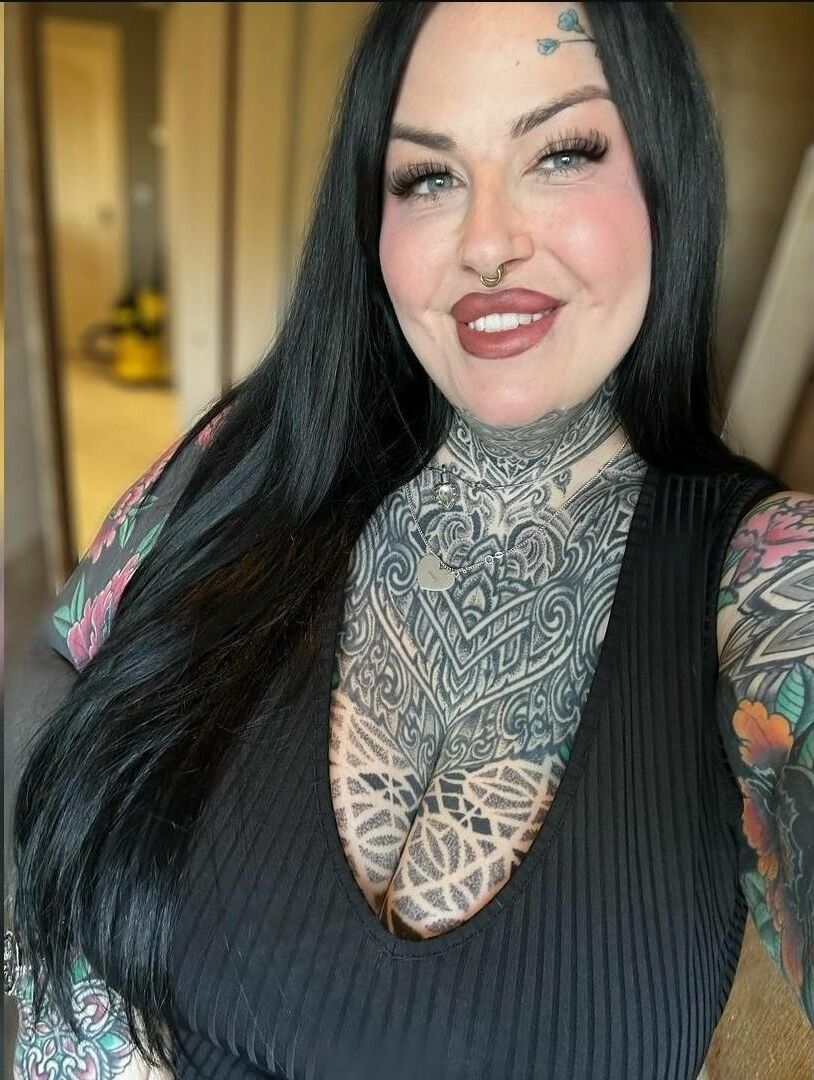 Big Titty Alt Goth Mami