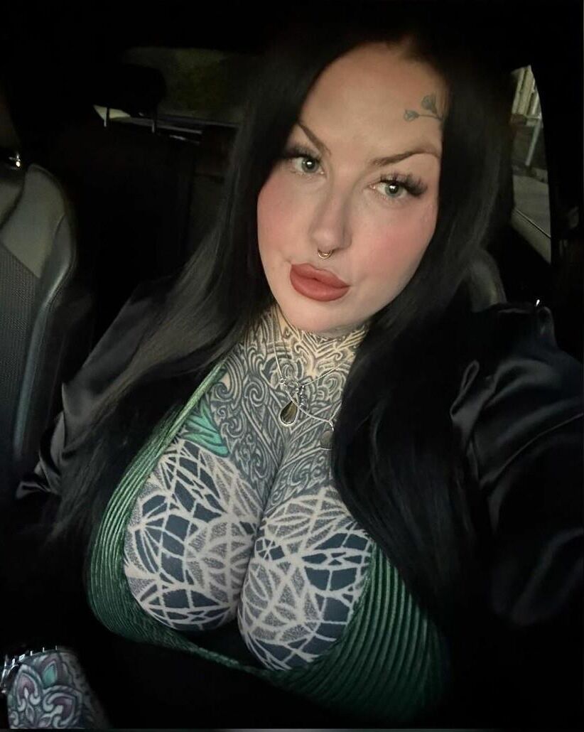 Big Titty Alt Goth Mami