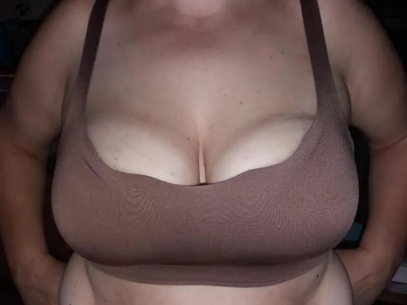 grandes tetas sexy caídas MILF