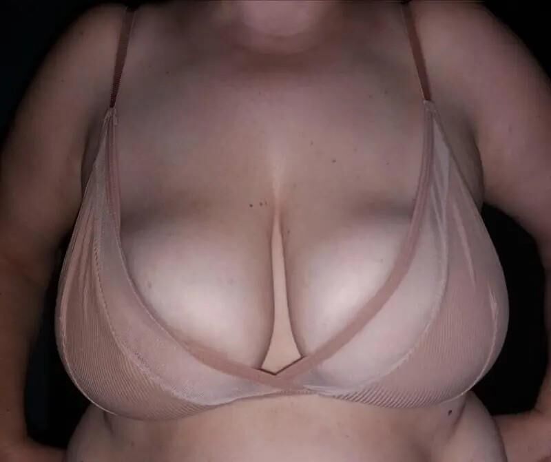 grandes tetas sexy caídas MILF