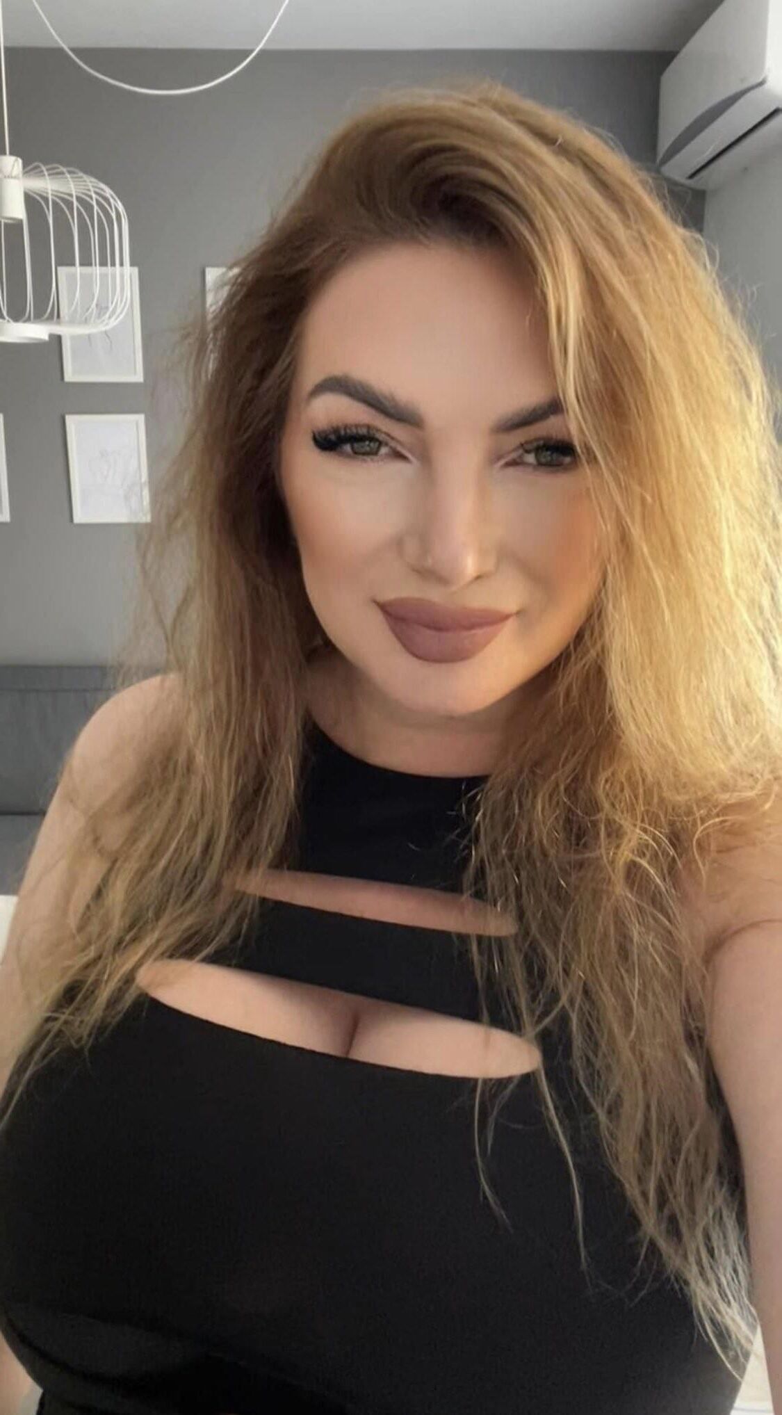 Gabriela Natalia a sexy Romanian BBW