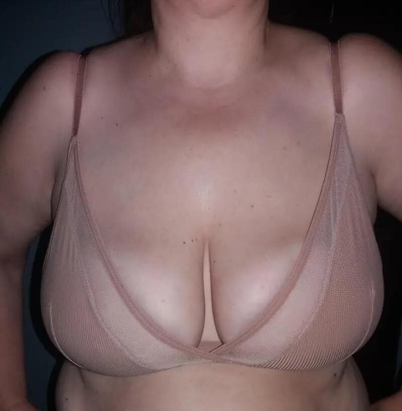 grandes tetas sexy caídas MILF