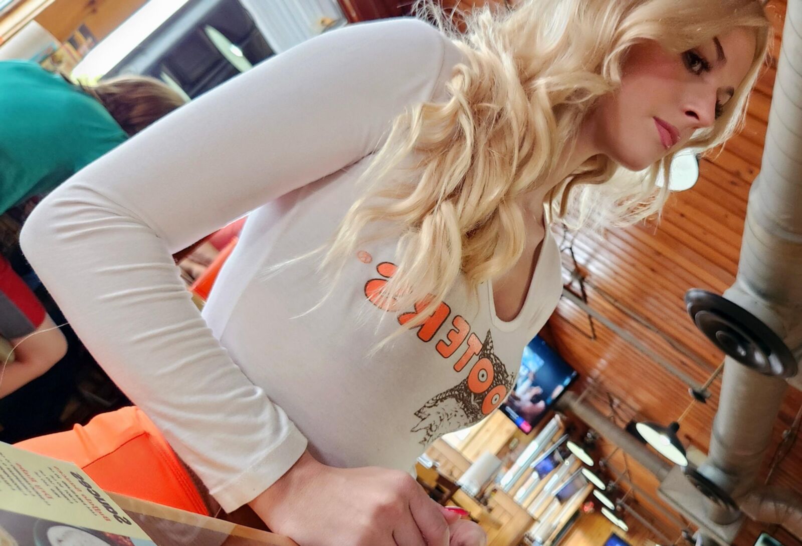 hooters 