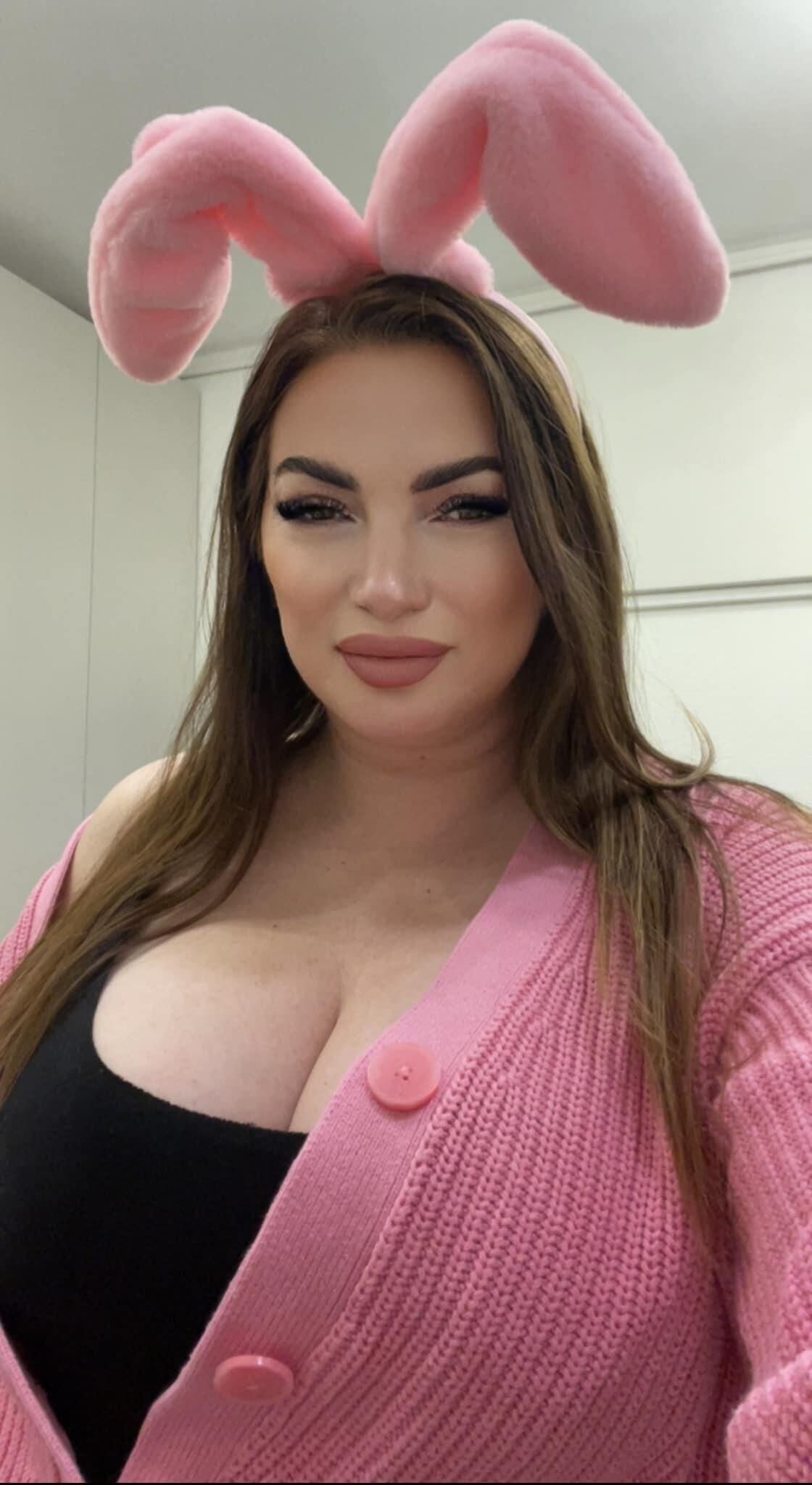 Gabriela Natalia a sexy Romanian BBW