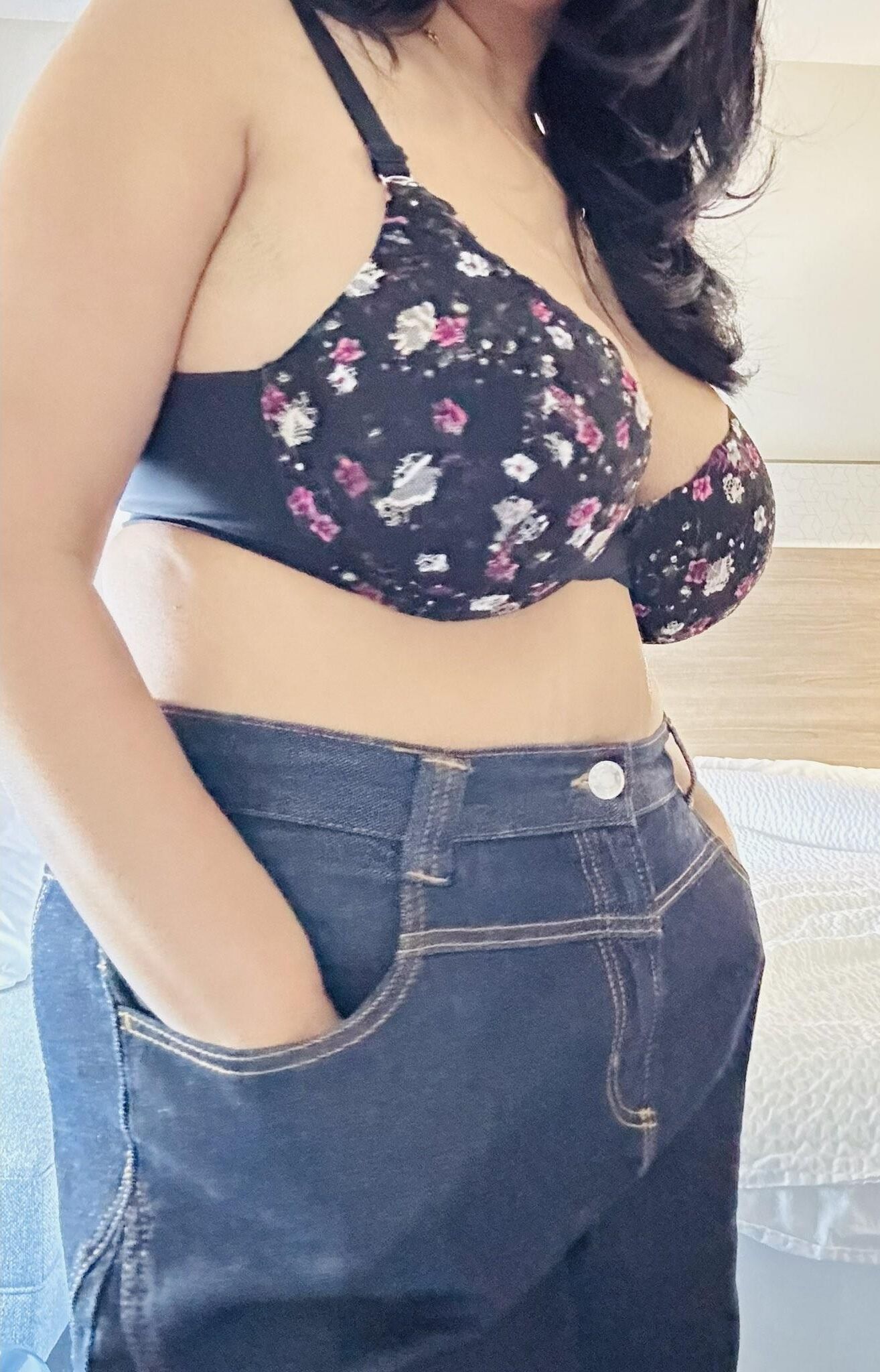 Sexy Desi Mom From Canada