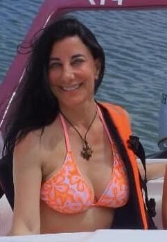 Hermosa MILF judía Lara en Bikinis, Vestido, Sexy años