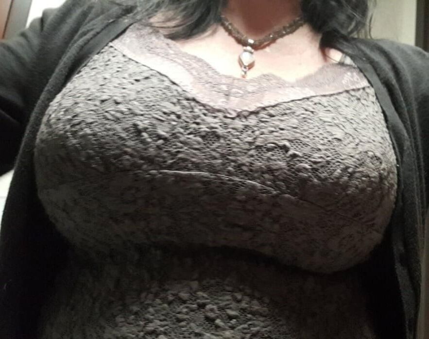 Candid Big ddd Cougar tits sweater and blouse 