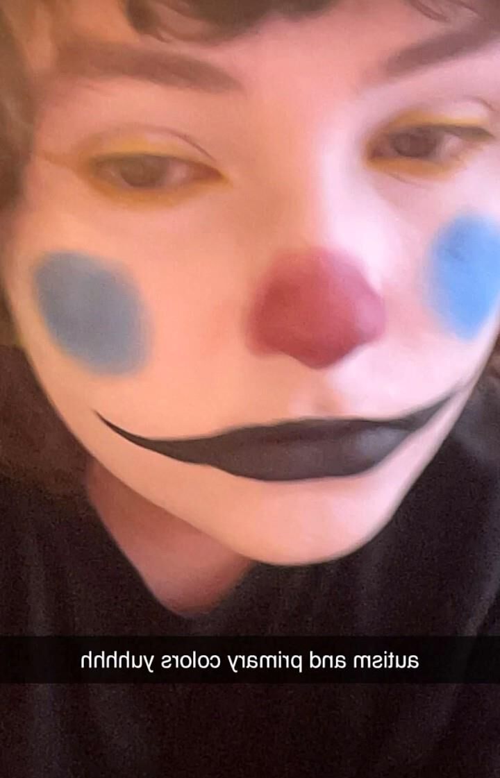 Sam, fille clown épaisse