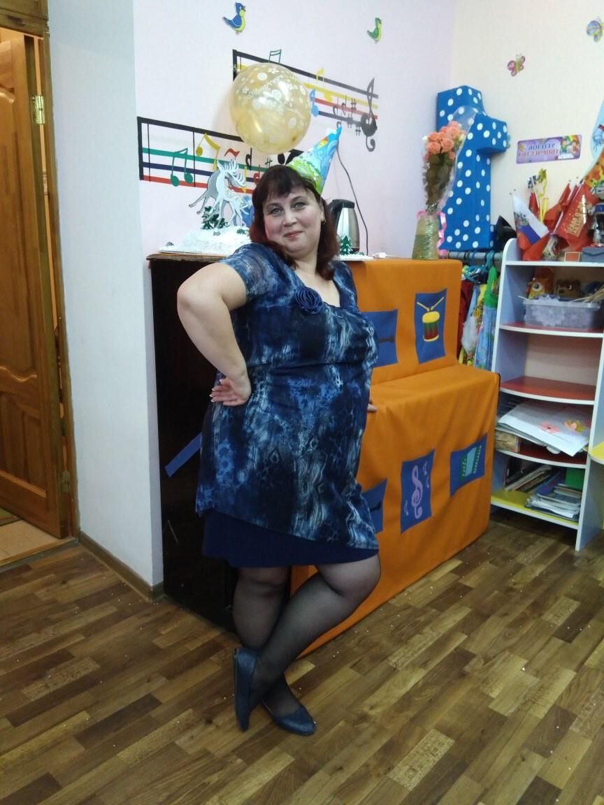 Galina, professora de jardim de infância da BBW, de Baykalovo, na Rússia