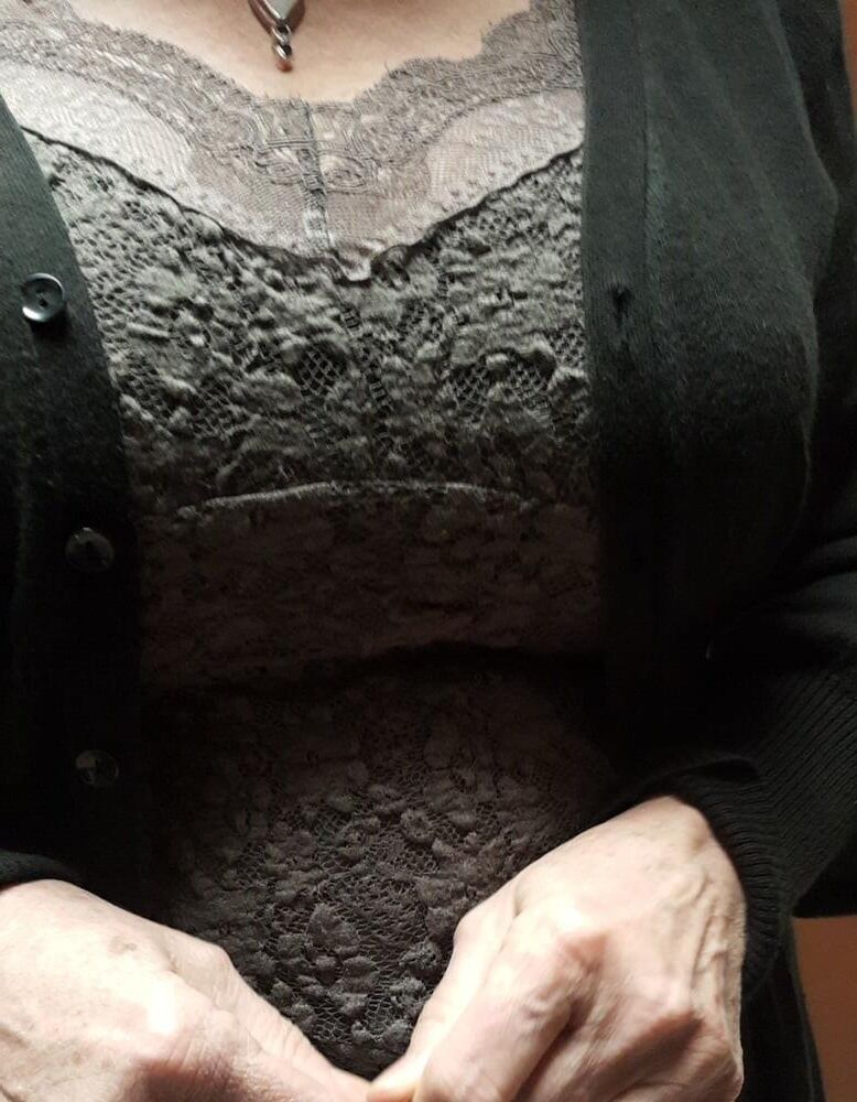 Candid Big ddd Cougar tits sweater and blouse 