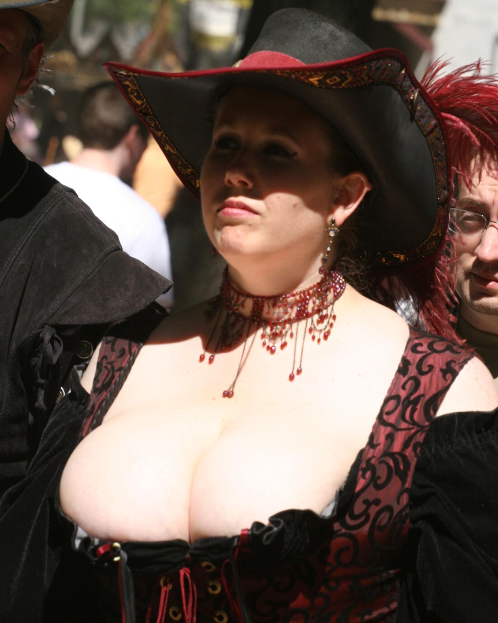 セクシーなぽっちゃり女性 (Ren Fair Beauties BBW)