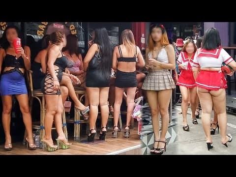 STRASSENNUTEN IN HIGH HEELS