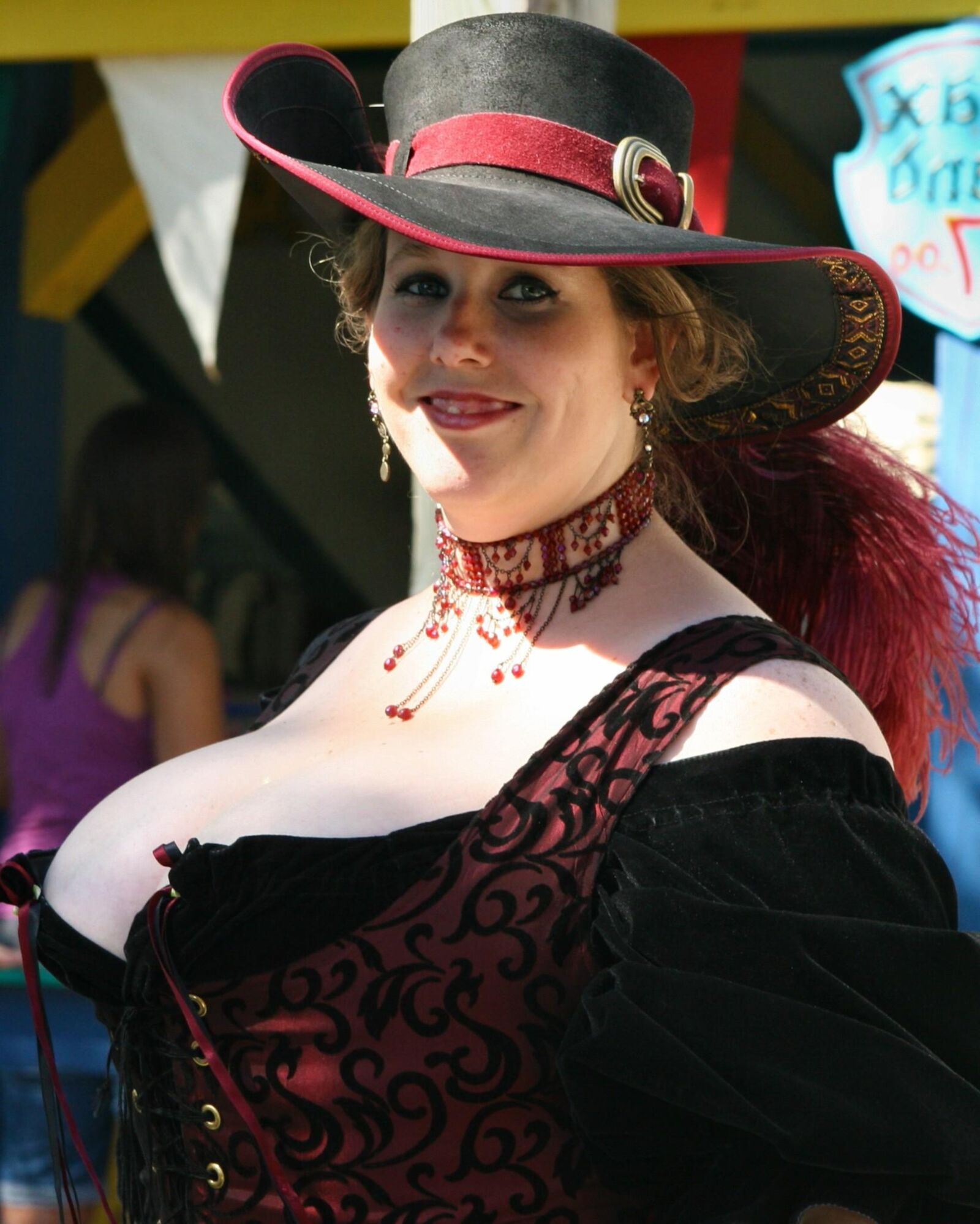 セクシーなぽっちゃり女性 (Ren Fair Beauties BBW)