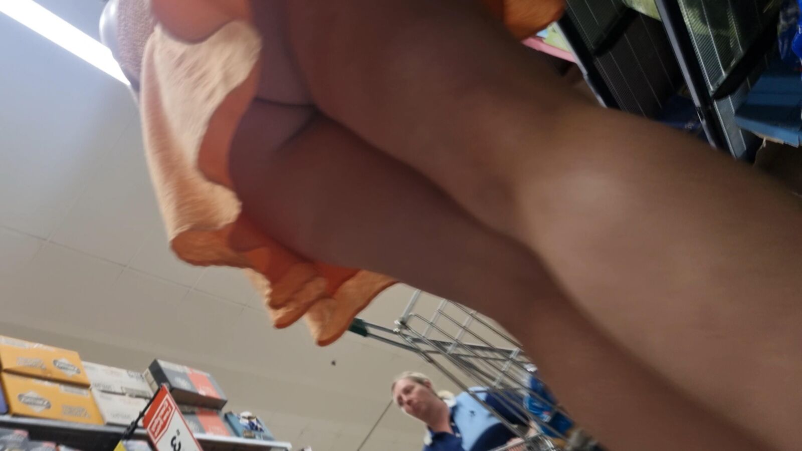 upskirt supermercado