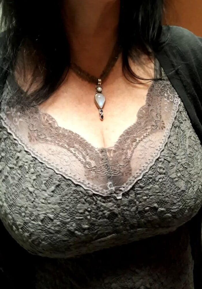 Candid Big ddd Cougar tits sweater and blouse 