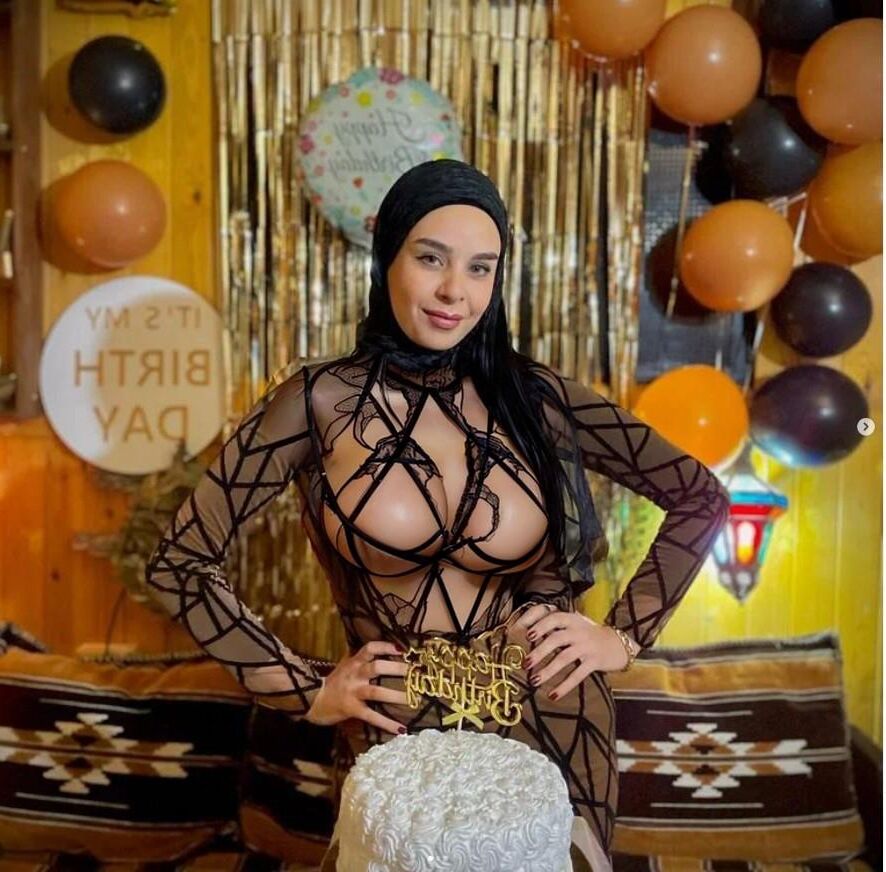 Sexy Hijab Zinab Zahra und Nagat AI