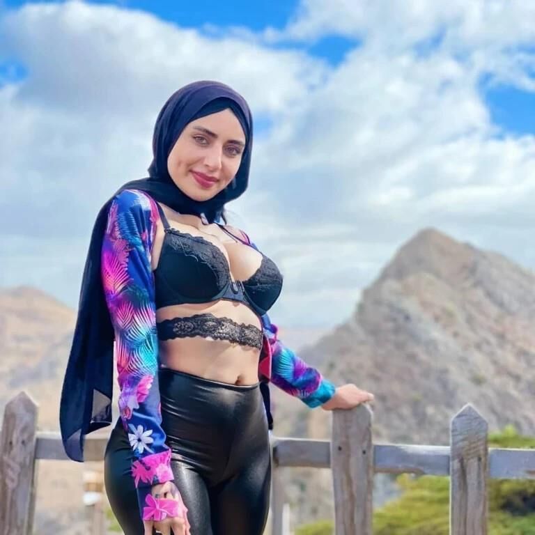 Sexy Hijab Zinab Zahra und Nagat AI