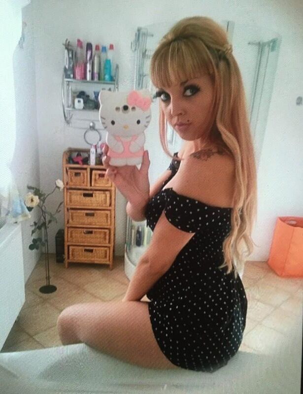 Rubia caliente ama las pollas grandes