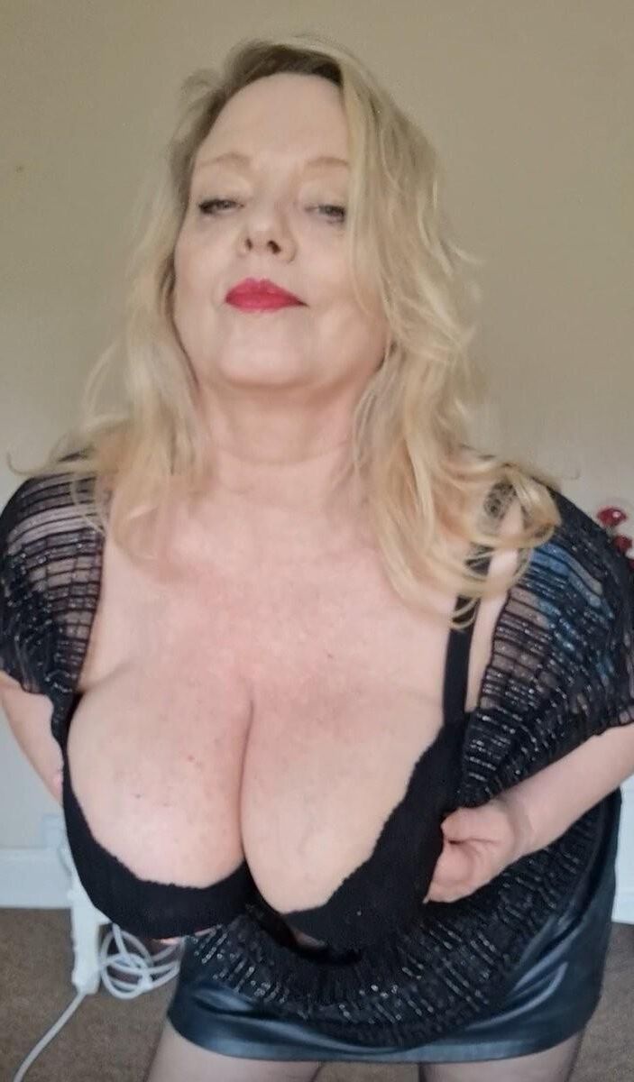 	 Busty Booby West Midlands Whore Delicious Donna No. 