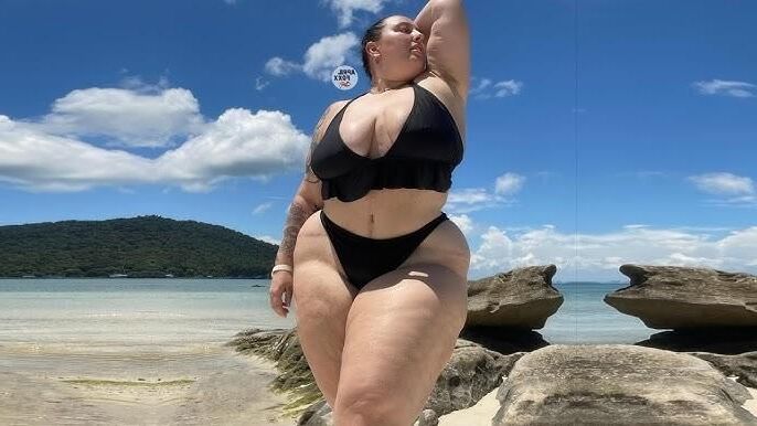 April Enorme Culo Tetas Beayty Sexy BBW Chica Fotos Calientes Mixtas