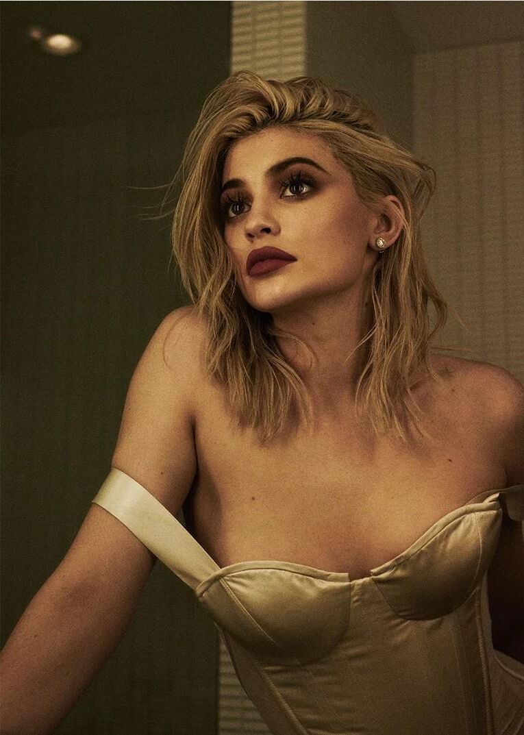 Tetas Kylie Jenner