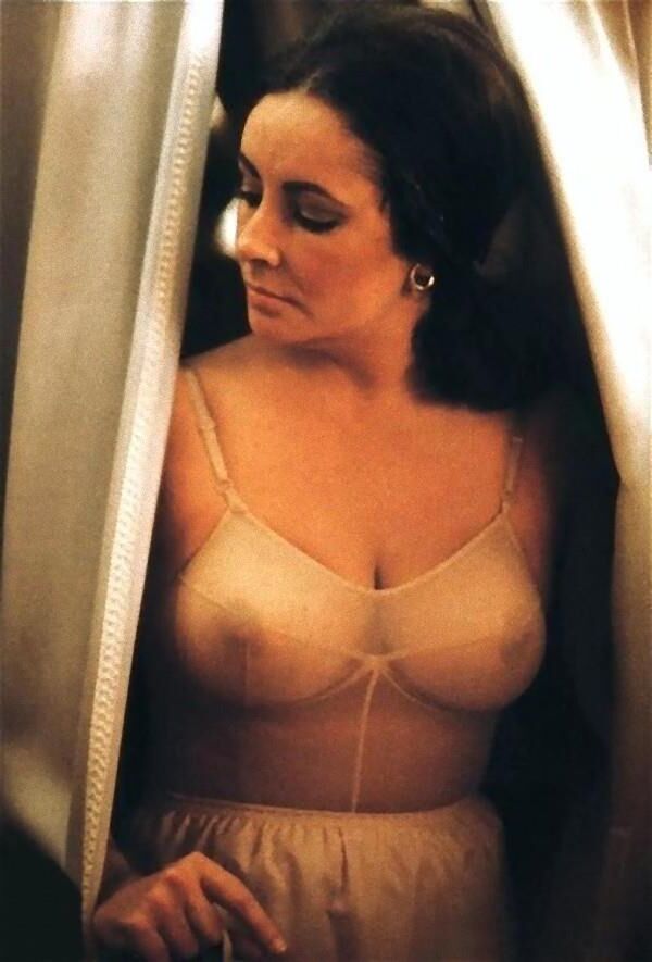 Seins Elizabeth Taylor