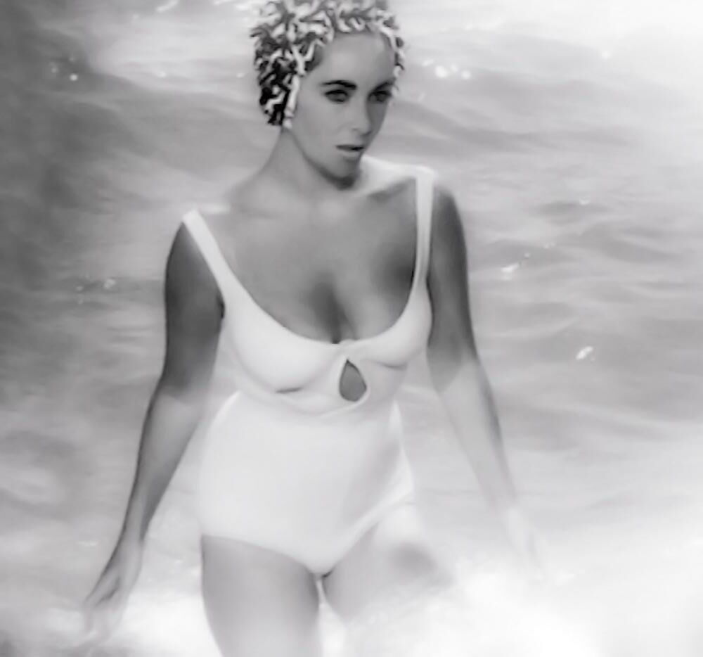 Seins Elizabeth Taylor