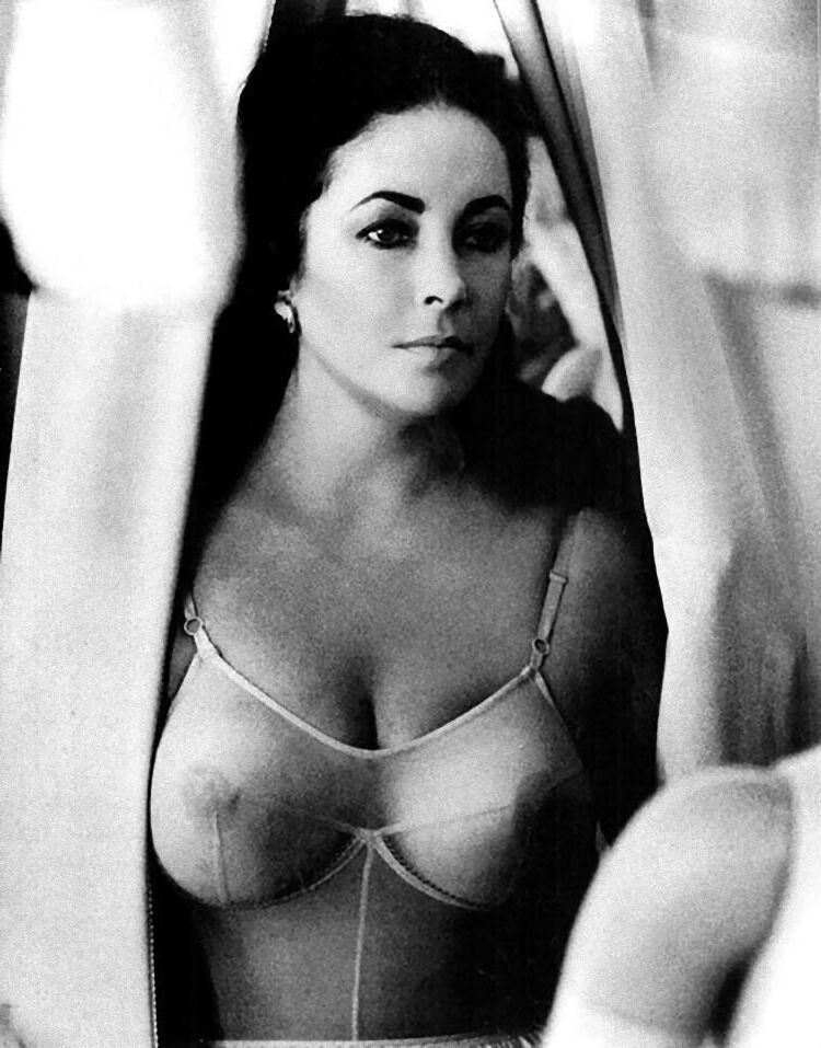 Seins Elizabeth Taylor