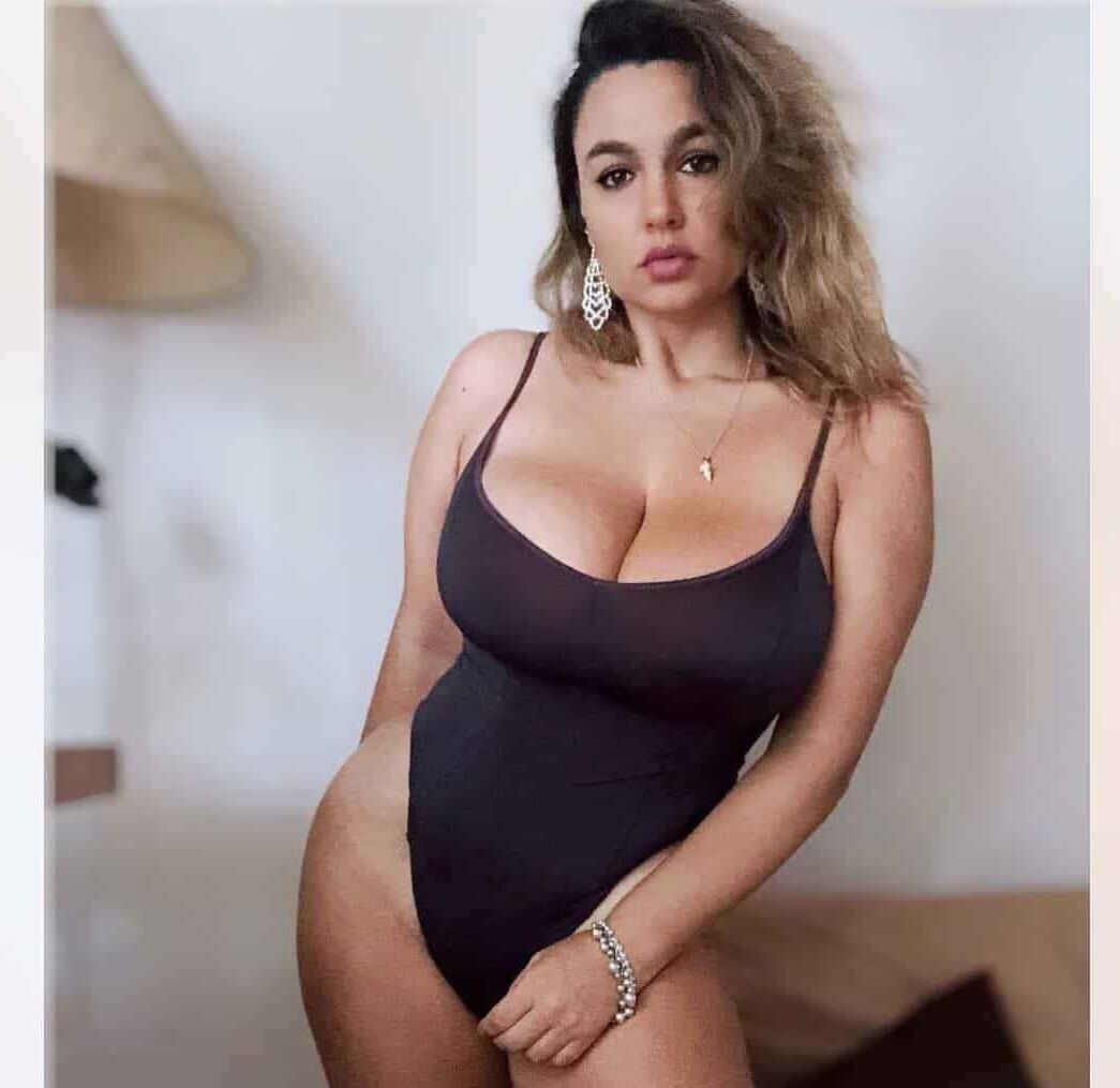 @acronopia Tetas grandes boobs Diosa tetona REINA DEL ESCOCEO