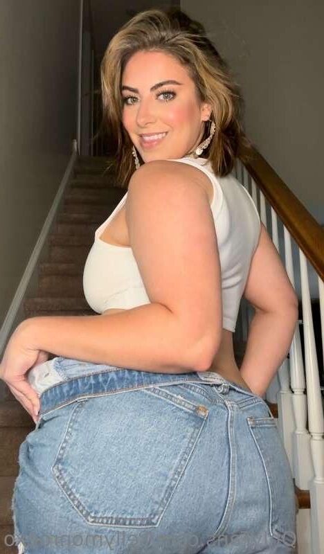 Kelly M Big Ass Big Tits Curvy Beauty Youtuber Girl Mixed Shots