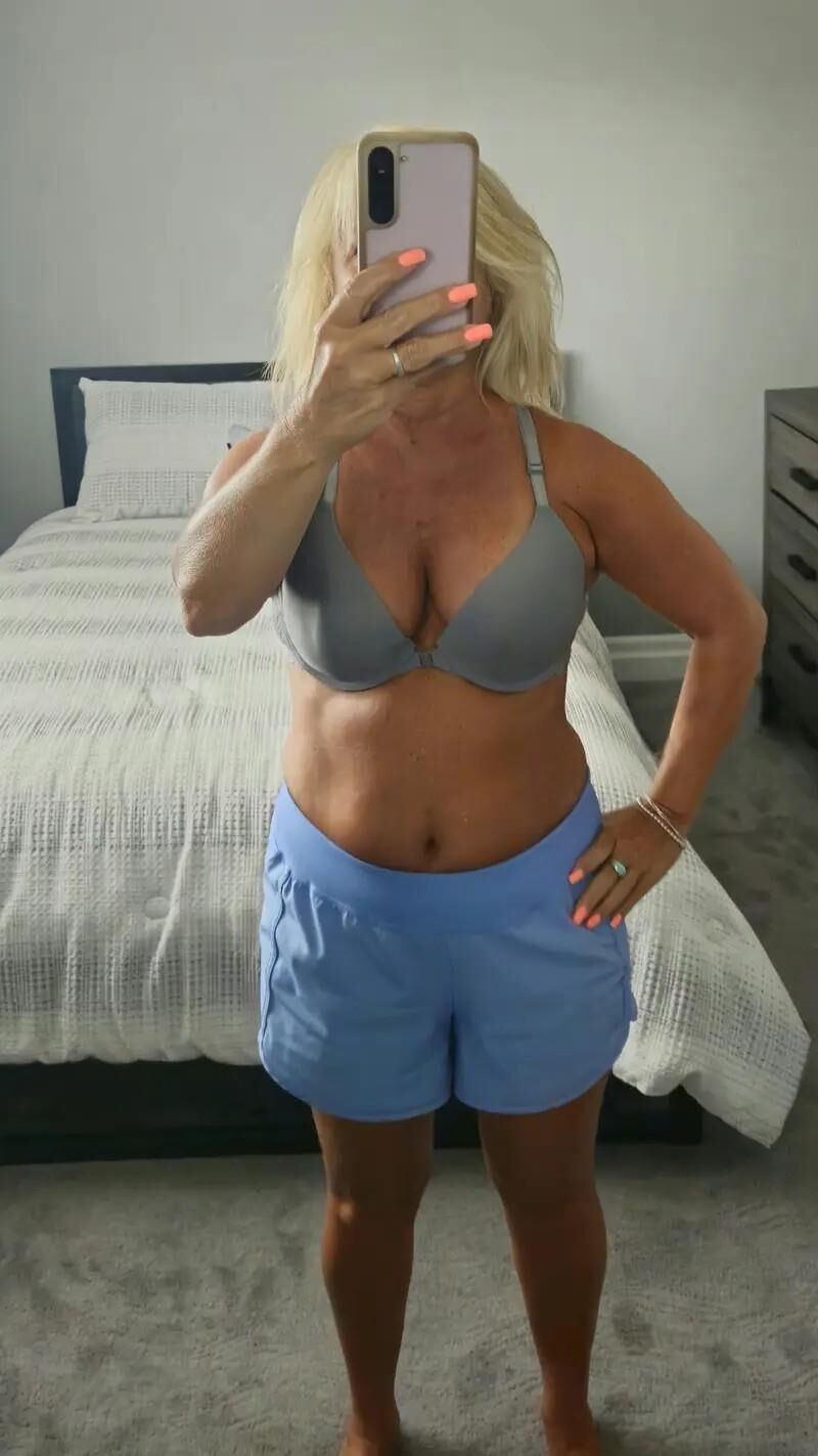 MILF mature sexy aux gros seins