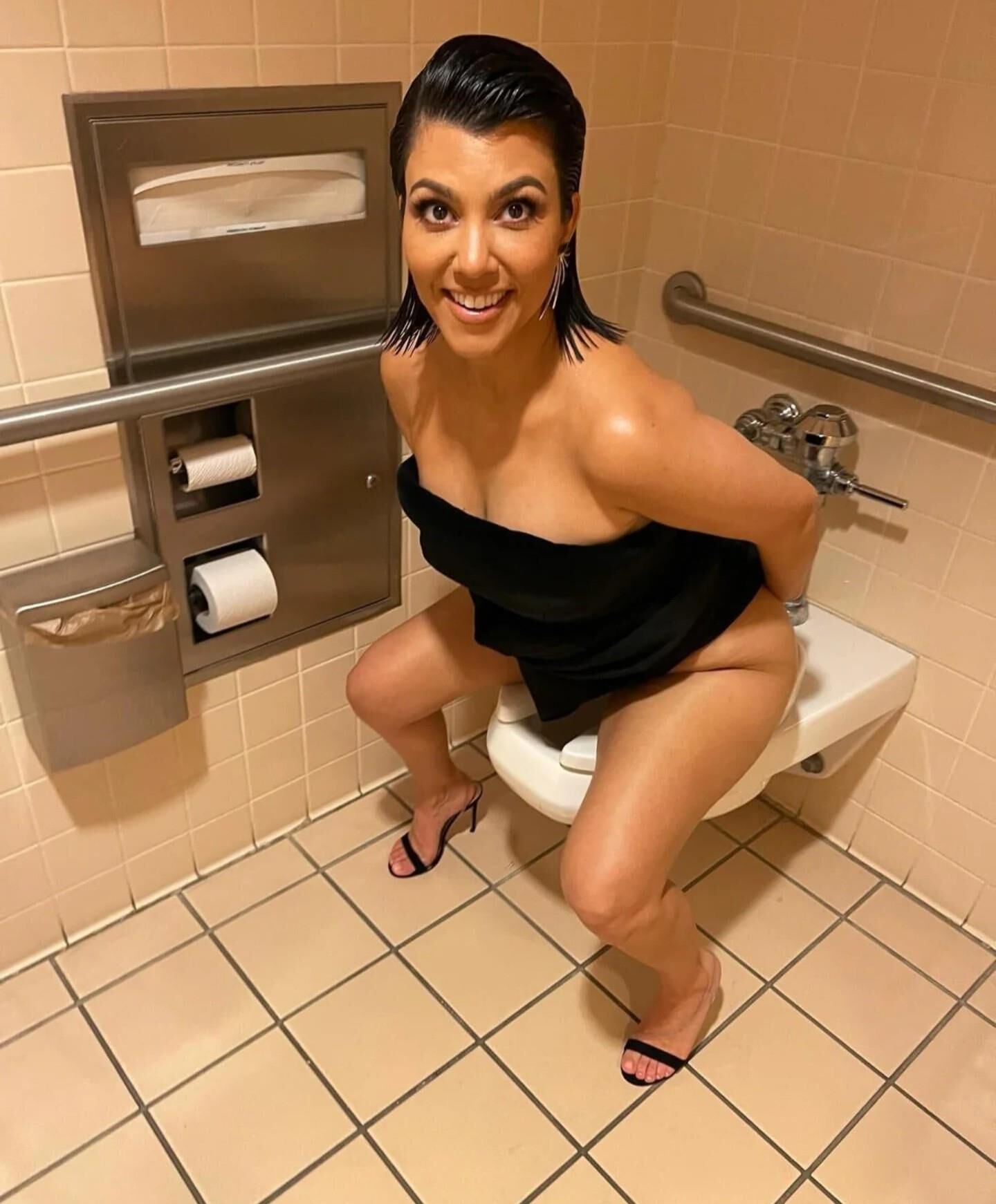 Titten Kourtney Kardashian