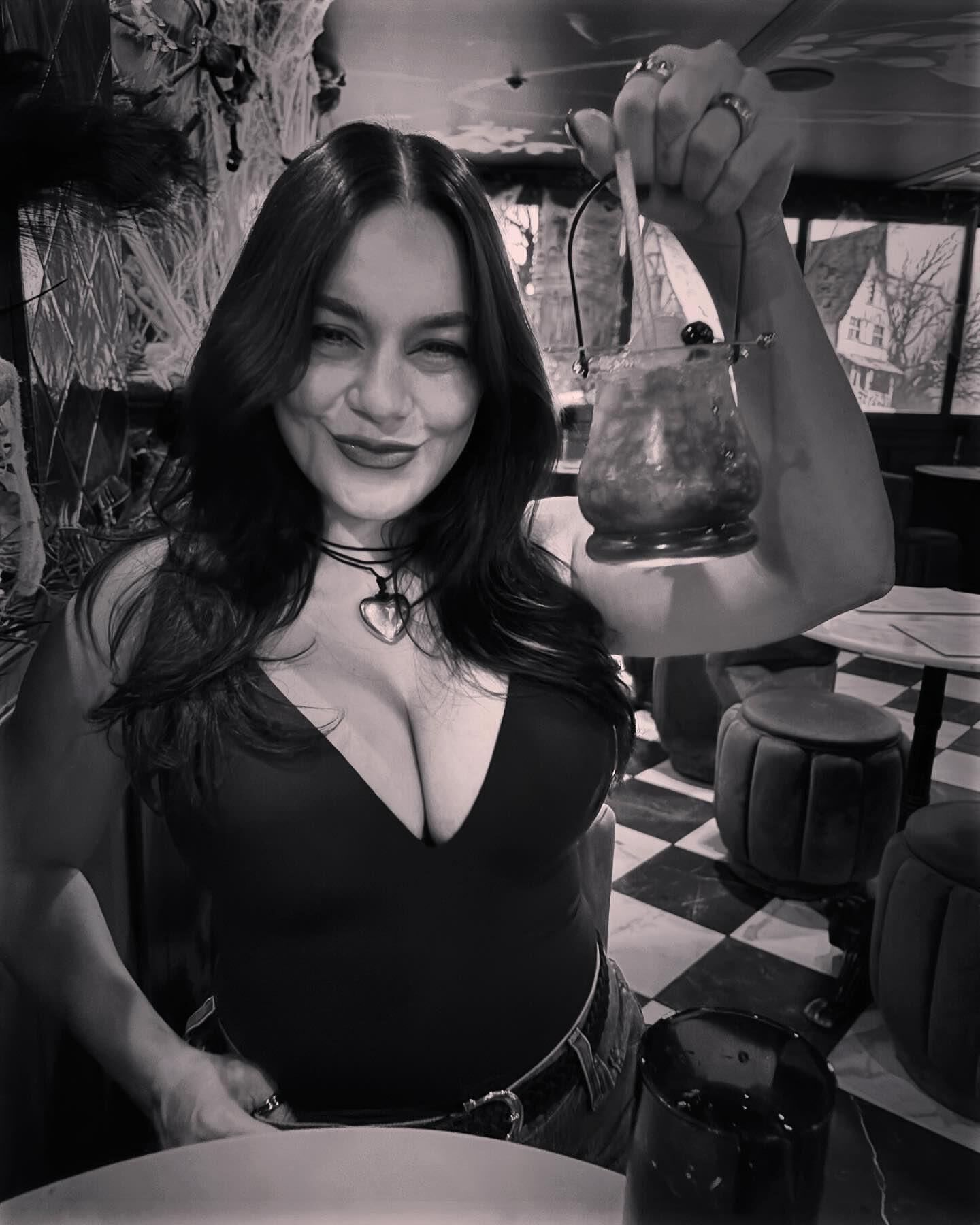 Vanessa Hudgens Instagram WWE Grandes tetas