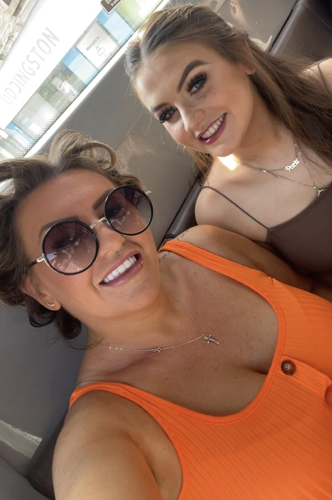 Sexy Mum/daughter combo who gets it first?