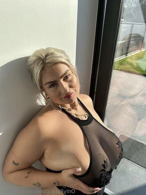 Laura Bunda Grande Tetas Curvilíneas Beleza Loira Menina Mista Hot Shots