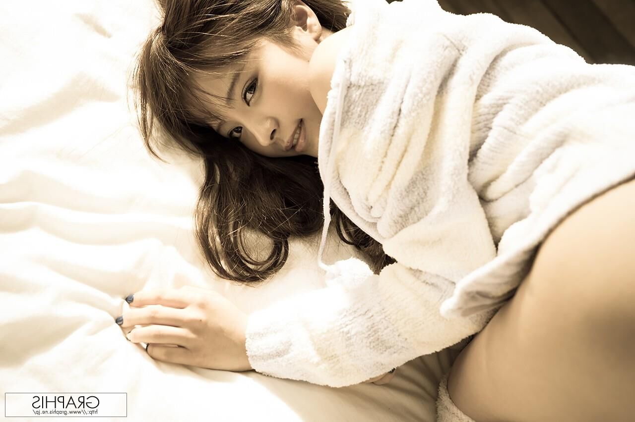 Kana Momonogi Graphis modelo de setembro