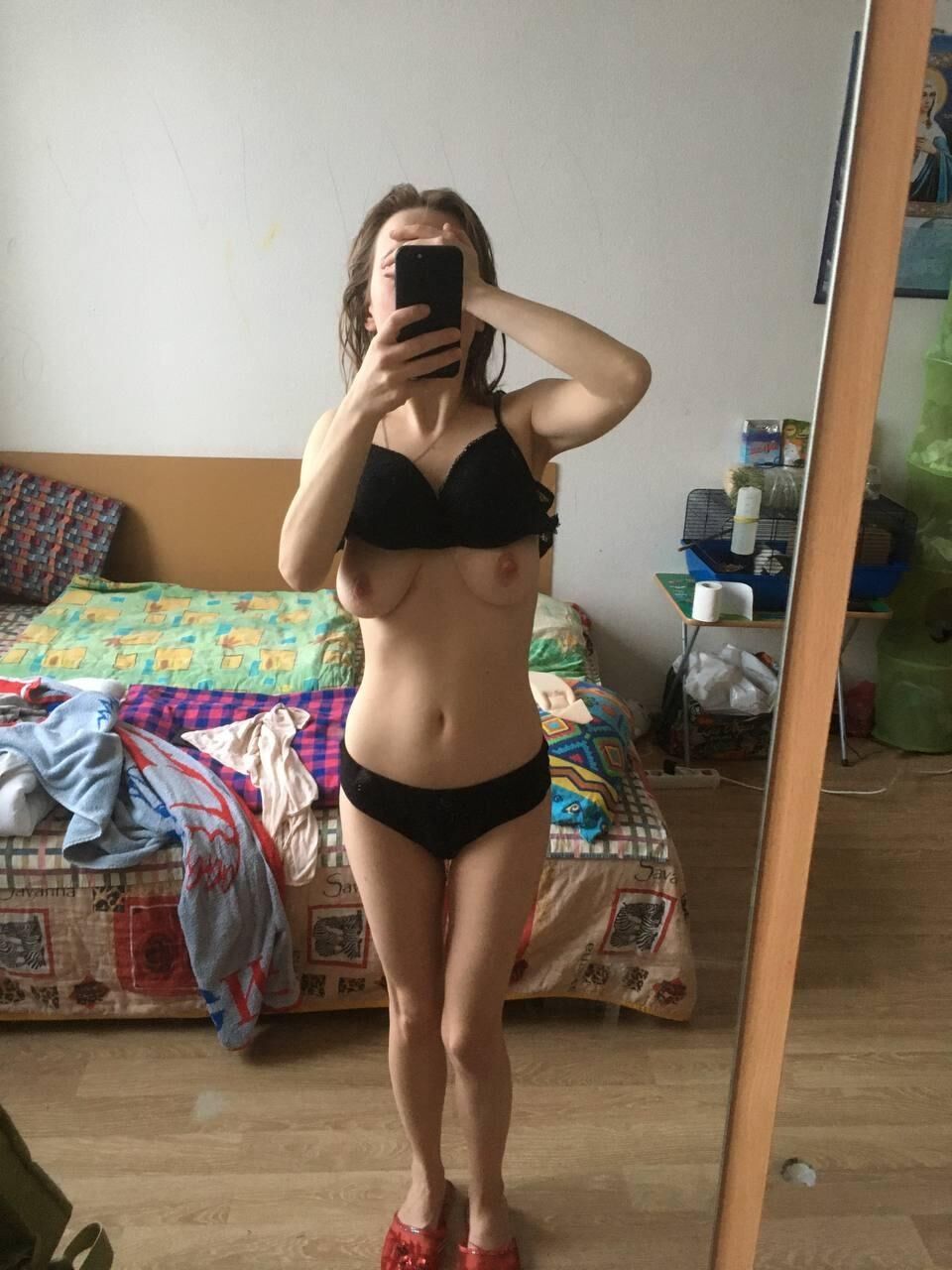 Aleksandra P alias Annac, russisches Amateurmodell mit großen natürlichen Titten