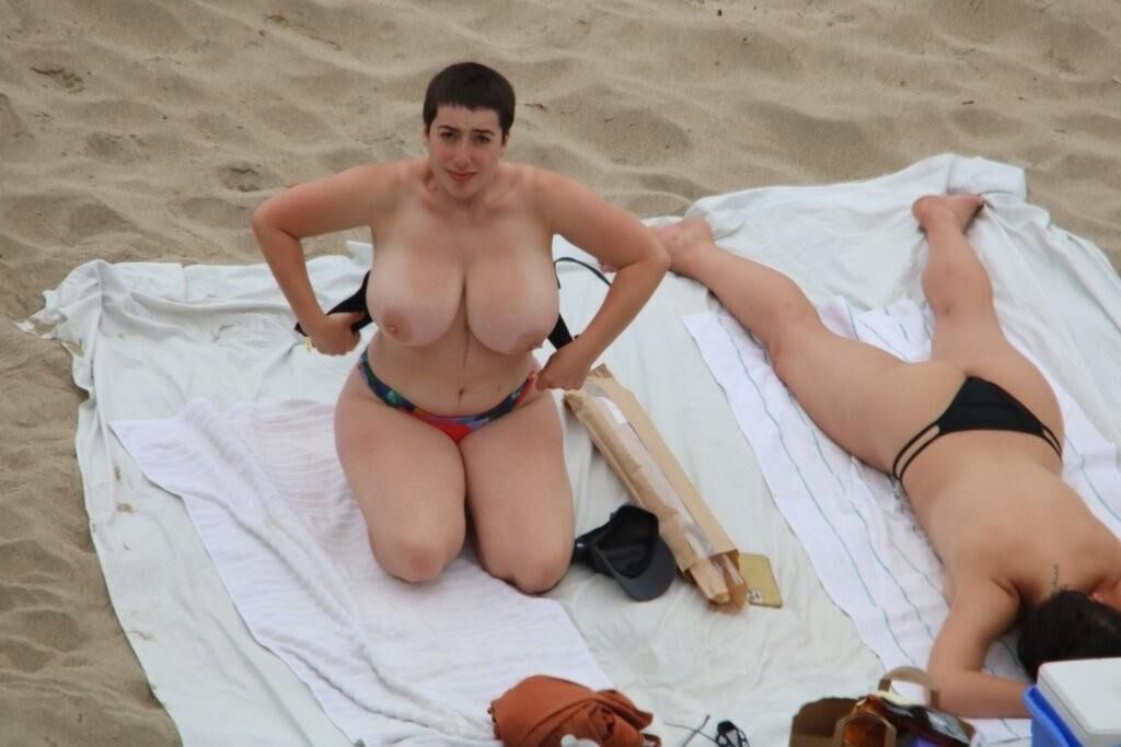 Busty topless beach 