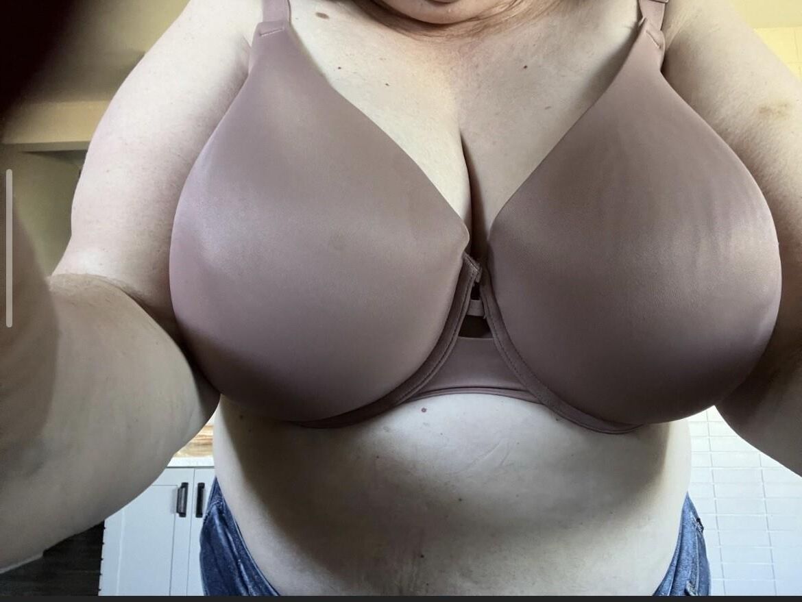 BBW PEITOS ENORMES EXPOSTOS