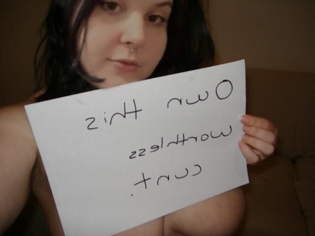 BBW-Latina-Schlampe entblößt sich. Wünsche ihr ein frohes neues Jahr!!!!