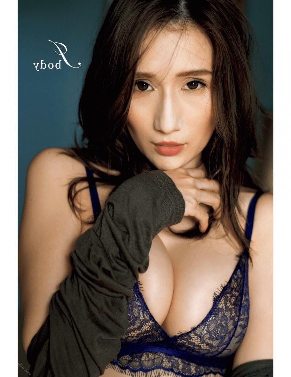 JULIA Photobook Jbody photos