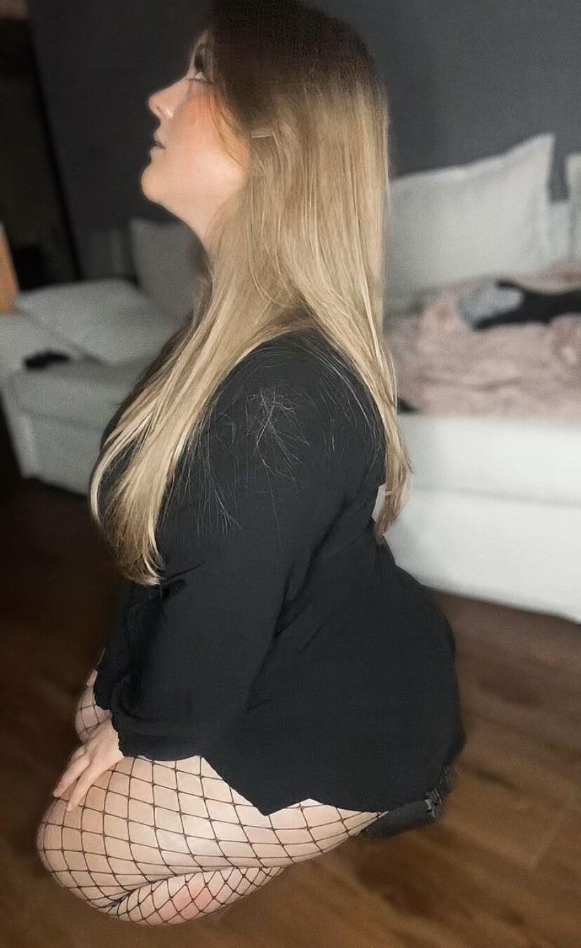 Kate Big Ass Big Tits Curvy Beauty Blonde Girl Mixed Hot Photos