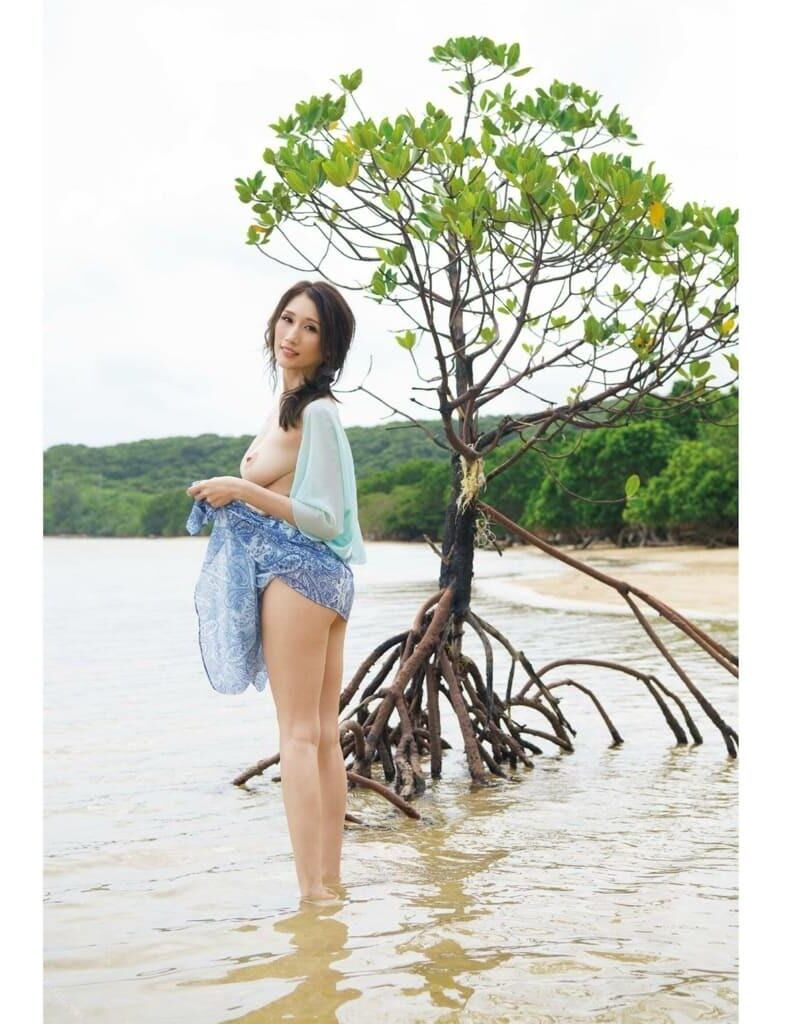 JULIA Photobook secret J..