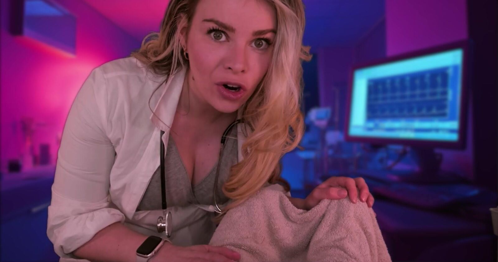 Exame médico ASMR de murmúrios escoceses Lauren Woods